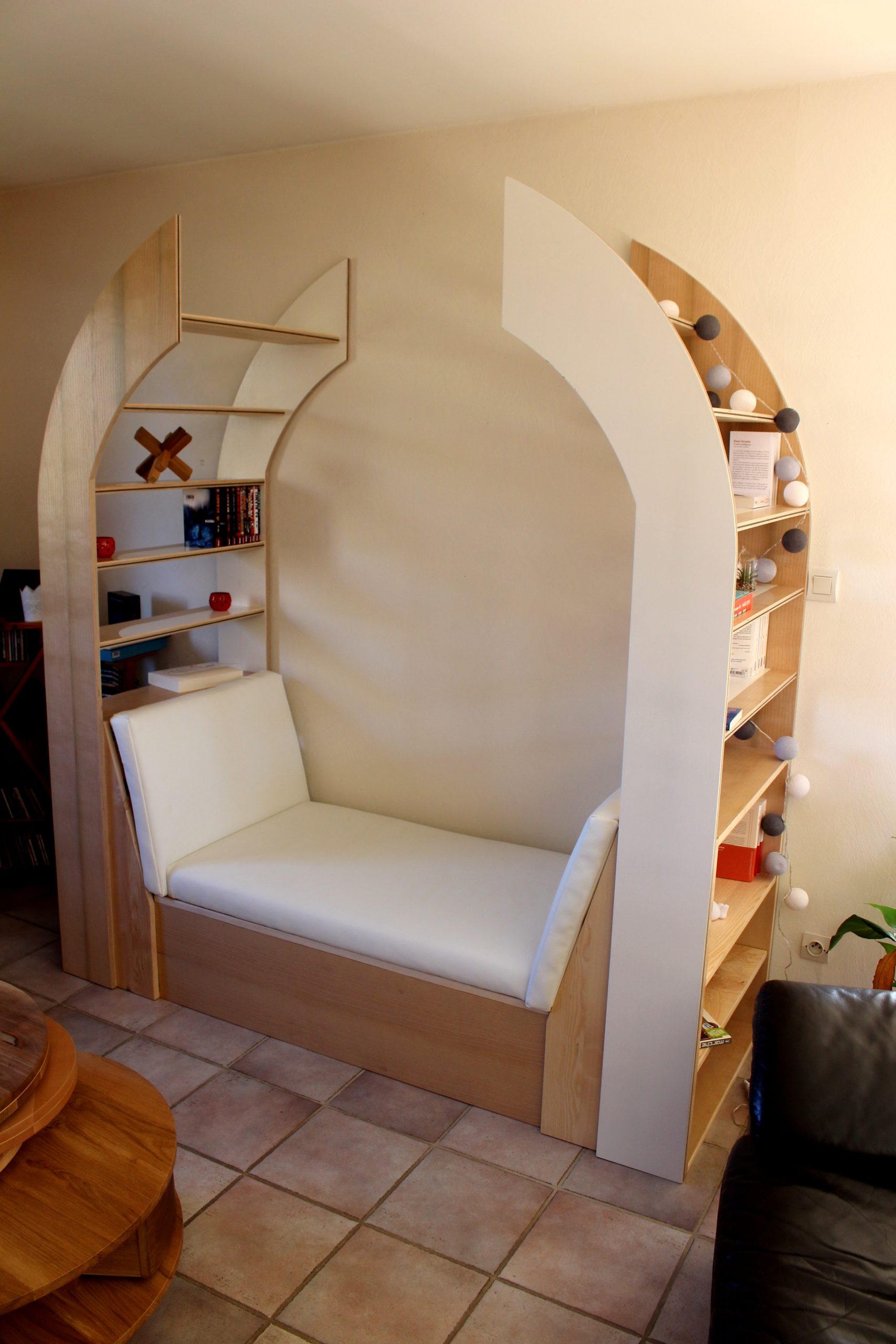 meridienne, bibliothèque, coussin fait main, caisson de rangement, confort, assise, concept, design, forme, couplage